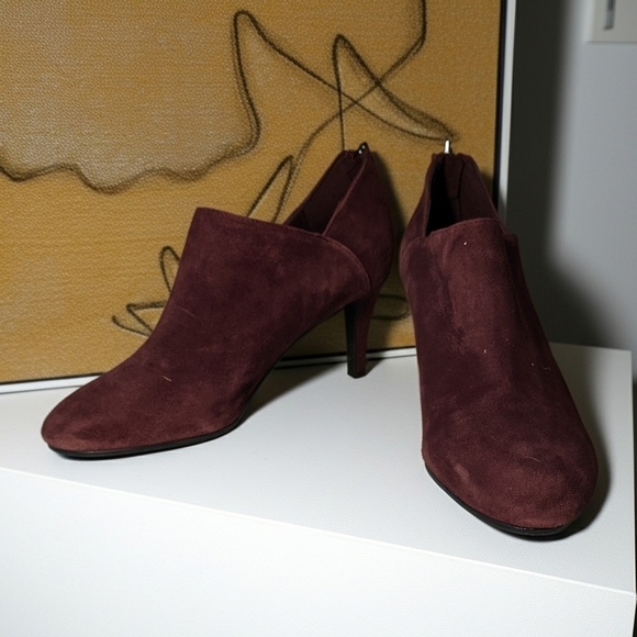 Bandolino Shoes - Bandolino Dark Buegundy Suede Heeled Low Cut Booties Size 9